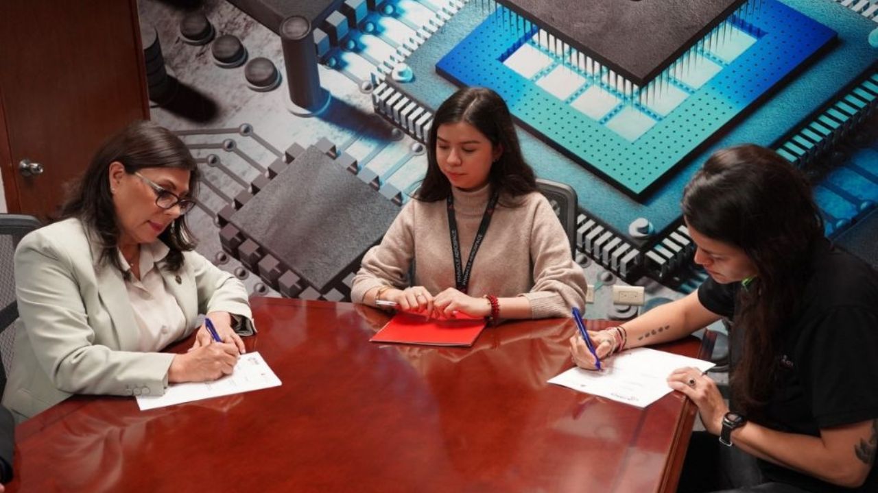 Alumnos de Itesca en Sonora se integran al sector aeroespacial participando en programa de Educación Dual