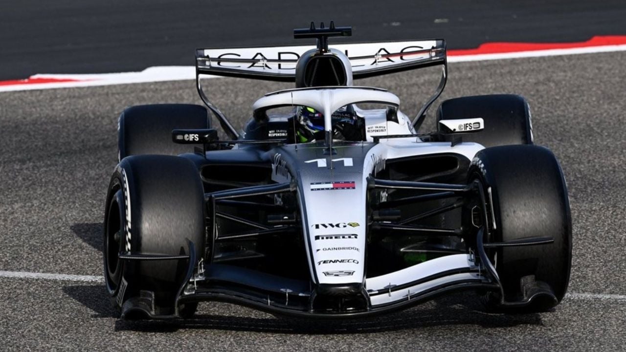 ‘Checo’ Pérez hace simulación de carrera y afina detalles para el debut de Cadillac en la F1 2026