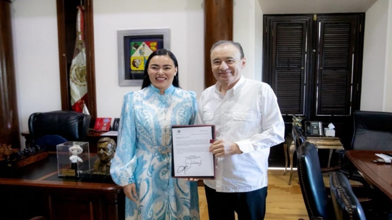 Alfonso Durazo toma protesta a Rebeca Valenzuela como coordinadora estatal del ISJ