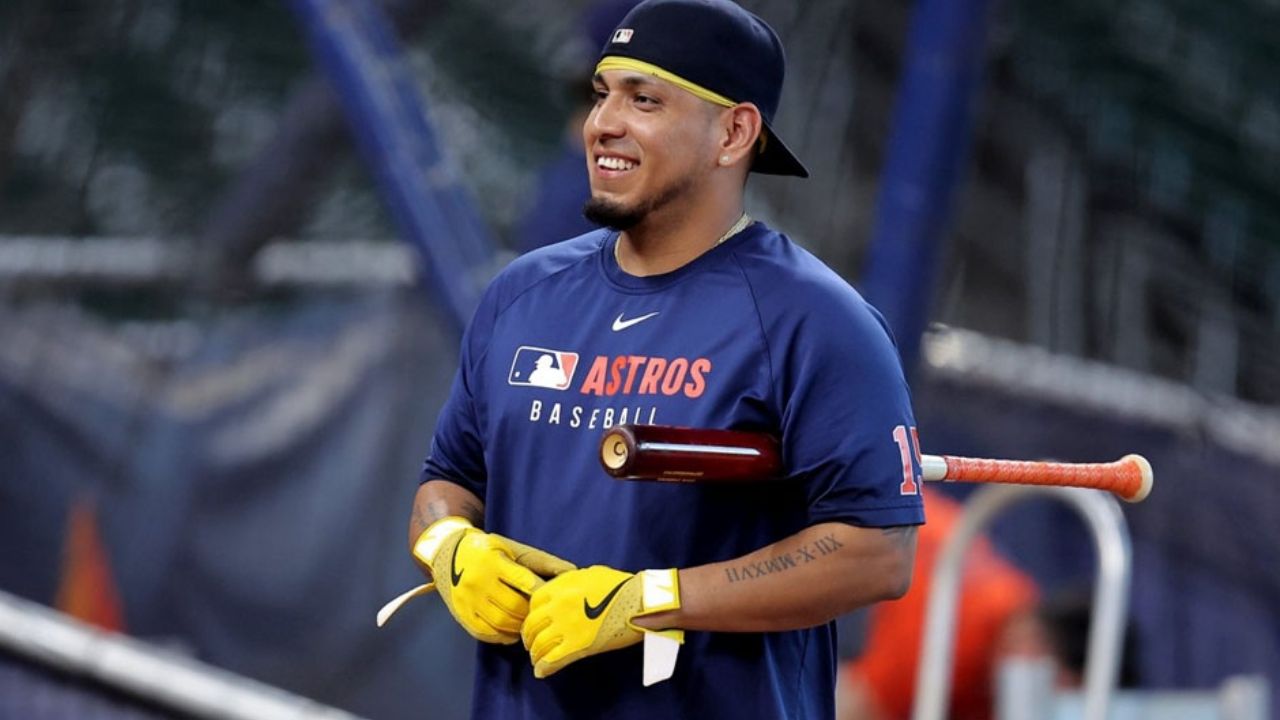 Isaac Paredes se concentra en rendir en el terreno de juego, no en los rumores de un canje