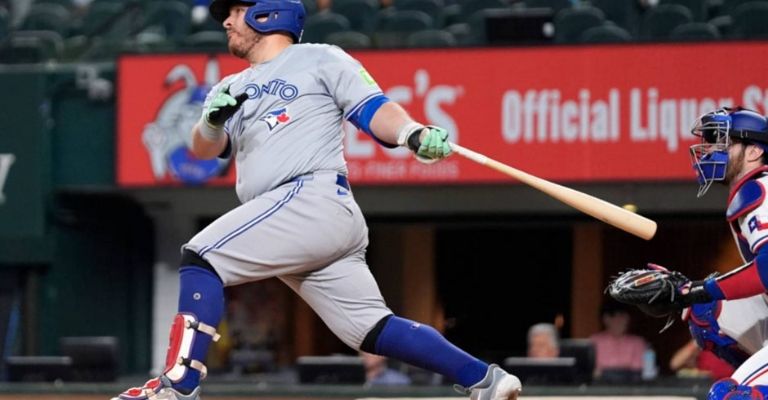 Destaca también como un excelente bateador