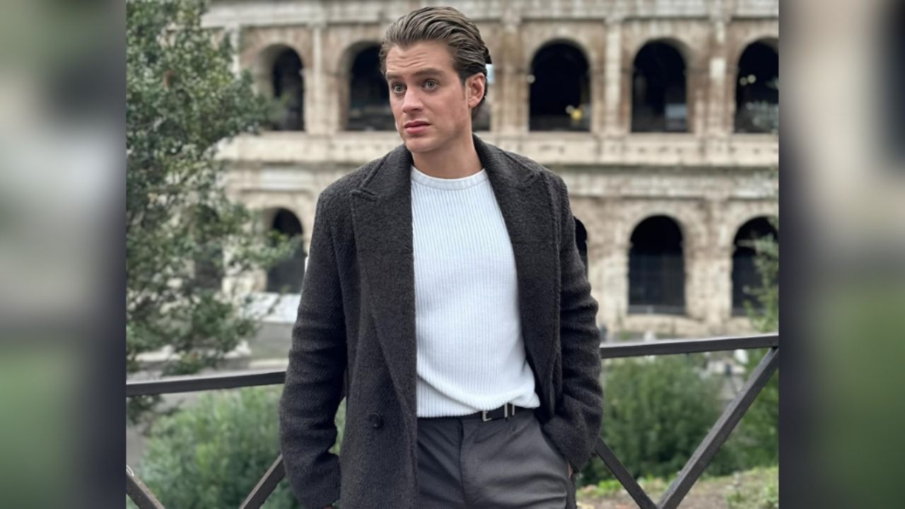 Polo Morín se quita la ropa y comparte FOTOS cómo Dios lo trajo al mundo; le llueven críticas