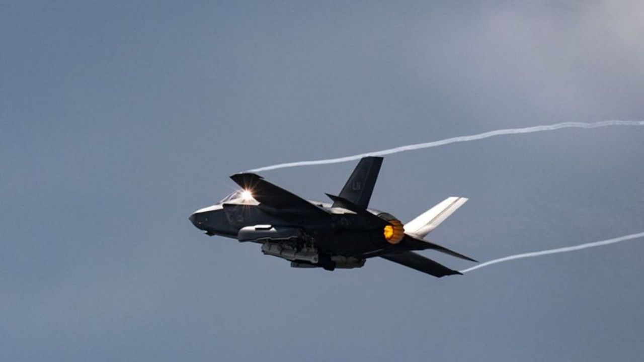 Estados Unidos ataca embarcación en el mar del Caribe y deja tres personas sin vida