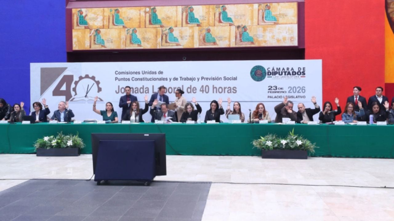 Reforma laboral de 40 horas recibe aval en comisiones de diputados; mantienen un solo día de descanso
