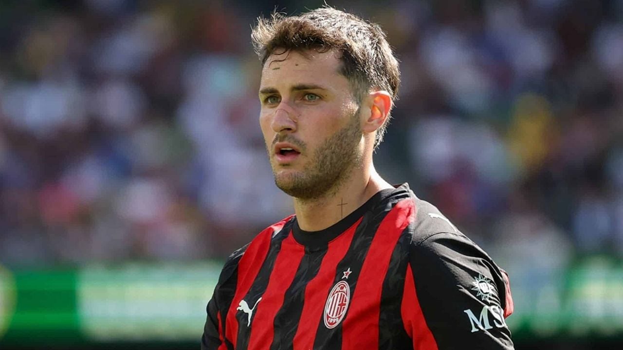 ‘Santi’ Giménez avanza en su recuperación; esta sería la fecha para su regreso con el AC Milan