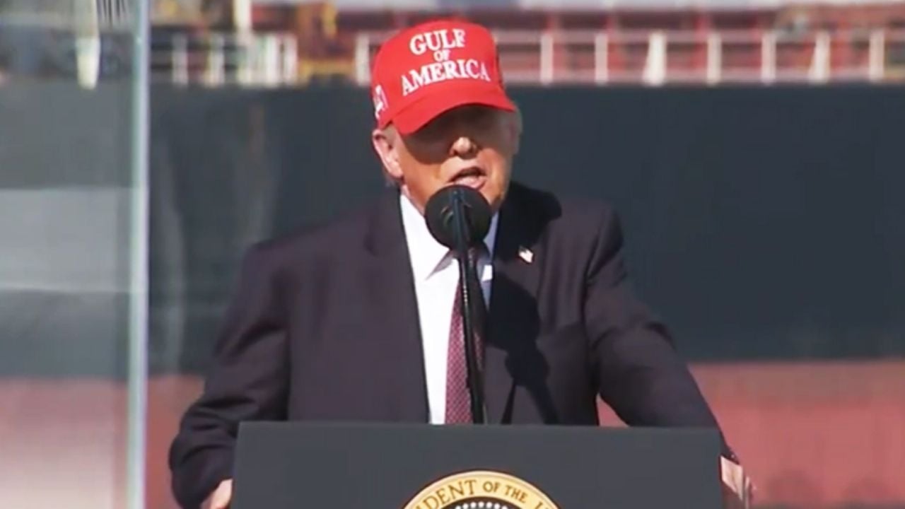 Desde la costa de Texas, Trump asegura que México ya “aceptó” el nombre de Golfo de América