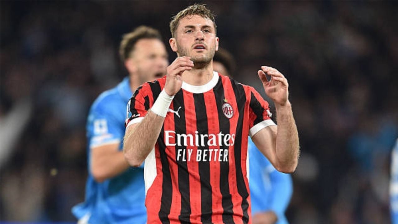 ‘Santi’ Giménez completa su recuperación con éxito; comenzará a entrenar con el AC Milan