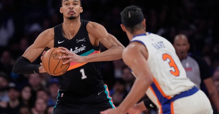 Wembanyama tuvo un gran juego, pero no evitó la derrota