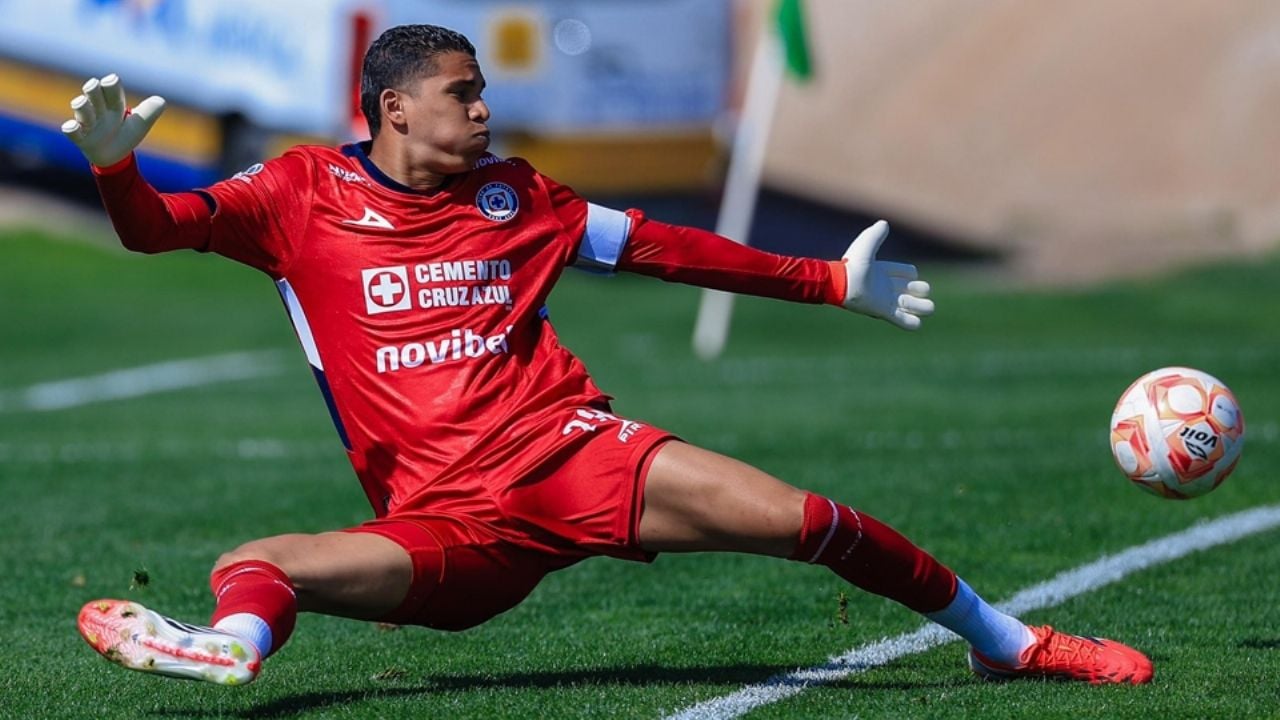Kevin Mier completa su recuperación y regresa a las canchas con el Cruz Azul en el Clausura 2026