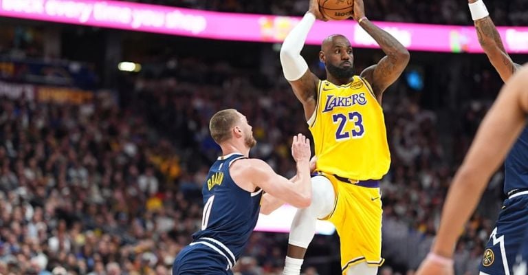 LeBron se apuntó un triple-doble en este juego