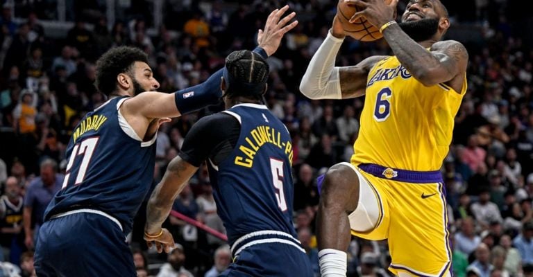 James sigue batiendo marcas en la NBA