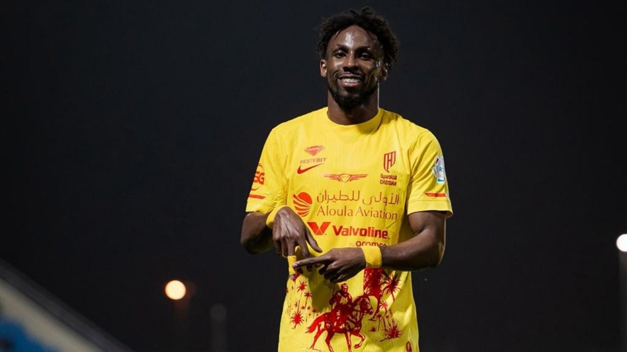 Julián Quiñones marca un doblete con el Al-Qadisiya y es líder goleador en la Saudi Pro League