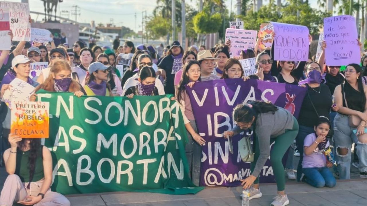 Mujeres cajemenses marchan por el Día Internacional de las Mujeres en Ciudad Obregón