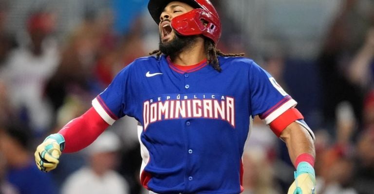 Tatis festejó en grande su batazo