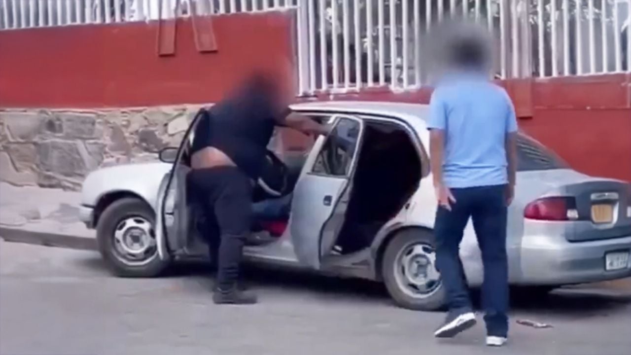 VIDEO: Padre enfrenta al acosador de su hija frente a escuela de Nogales; hubo un disparo