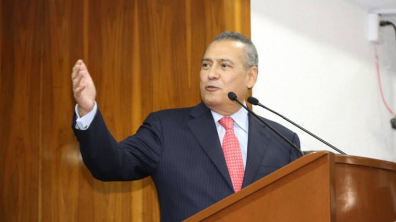 Manlio Fabio Beltrones se reincorpora al Senado; Yunes Linares sustituye a su hijo Yunes Márquez