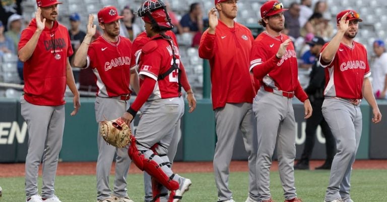 Los canadienses festejan su triunfo 