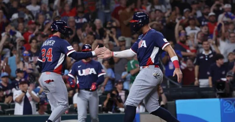 Judge festeja con Harper