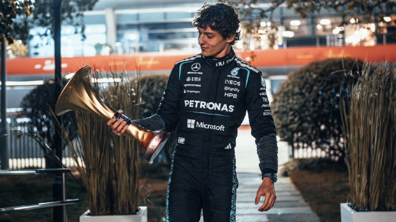 Kimi Antonelli se corona en el Gran Premio de China y gana su primera carrera en la Fórmula 1