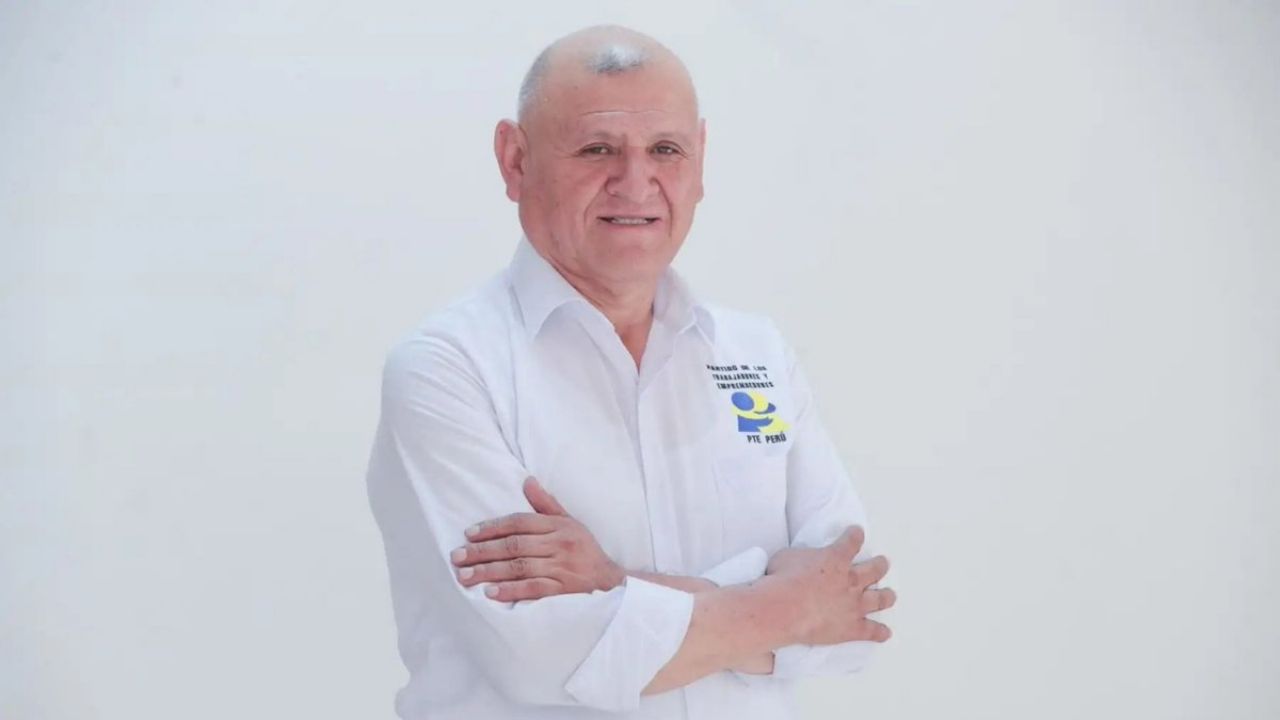 Muere Napoléon Becerra, candidato presidencial de Perú, tras accidente en carretera
