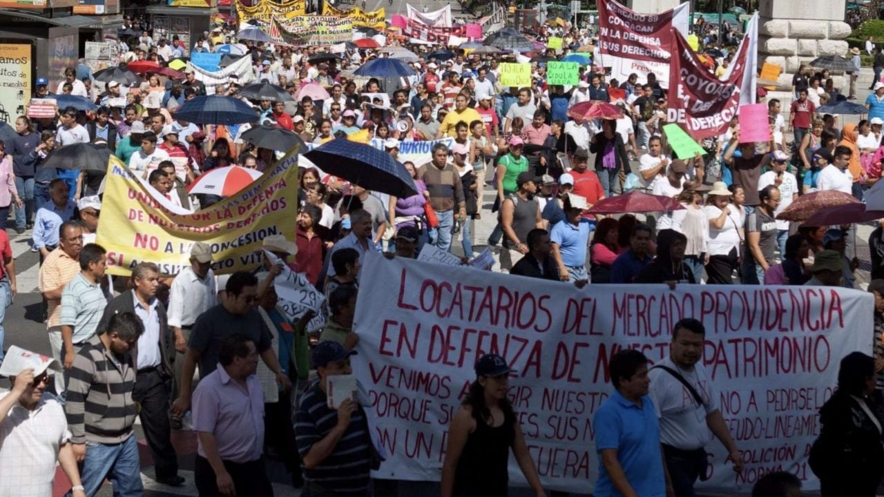 Tráfico en CDMX HOY: Marchas y BLOQUEOS que complicarán las calles este MARTES 17 de marzo