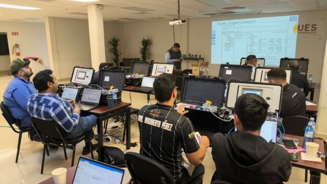 Gobierno de Sonora fortalece vinculación con la industria automotriz mediante capacitación en Navojoa: UES