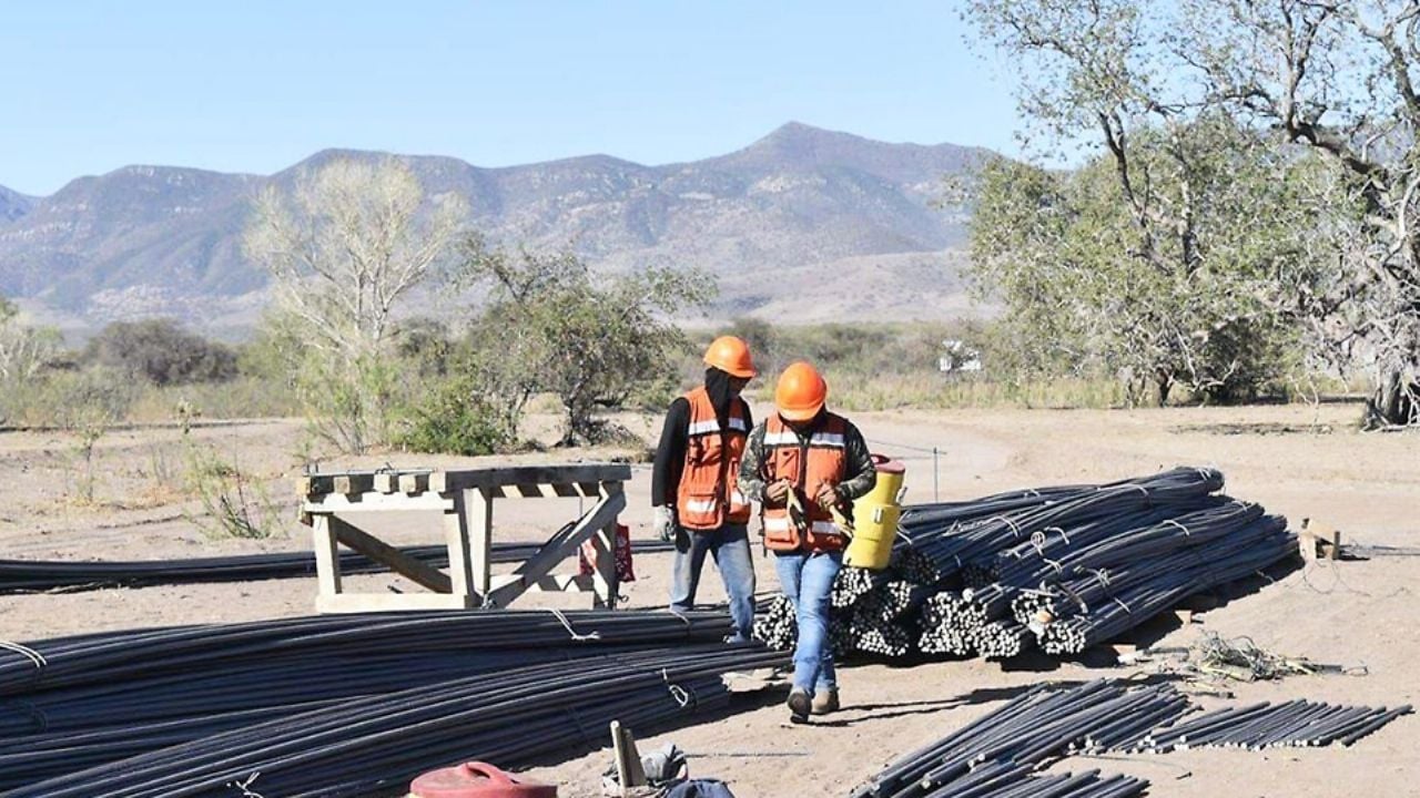 Avanza la construcción y modernización de la carretera, destaca el alcalde de Rosario Tesopaco