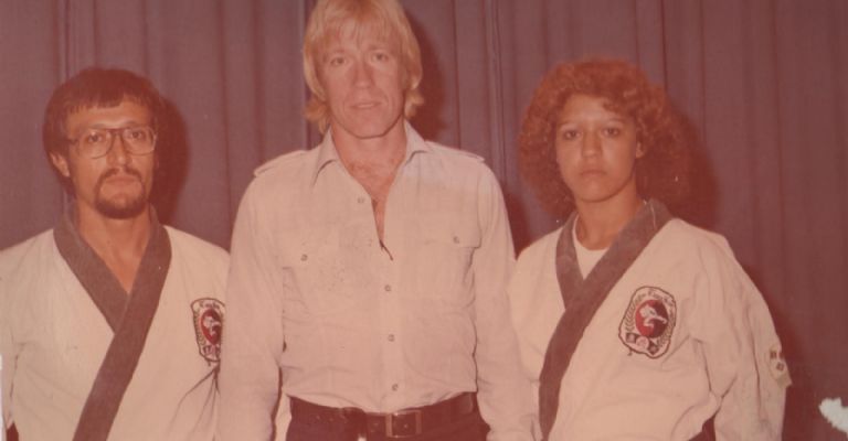 Chuck Norris dejó un gran legado en Sonora: Alma Monroy y Francisco Ornelas, dos de sus aprendices