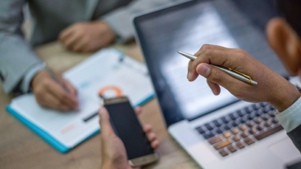 Más de 100 organizaciones pierden permiso para recibir donativos tras resolución del SAT