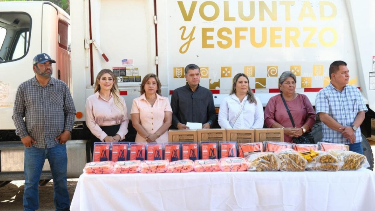 Servicios Públicos en Huatabampo recibe la donación de un camión recolector de basura