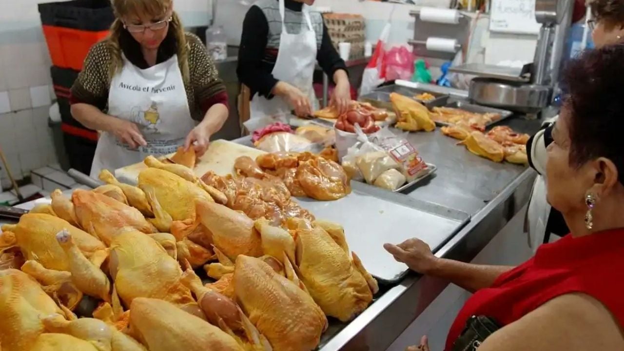 Precios en México, al alza: Inflación acelera a 4.63% en marzo y pega a alimentos