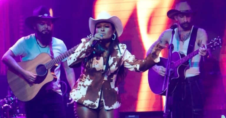 Toñita confiesa que su prometido la dejó plantada antes de la boda y hasta la bloqueó