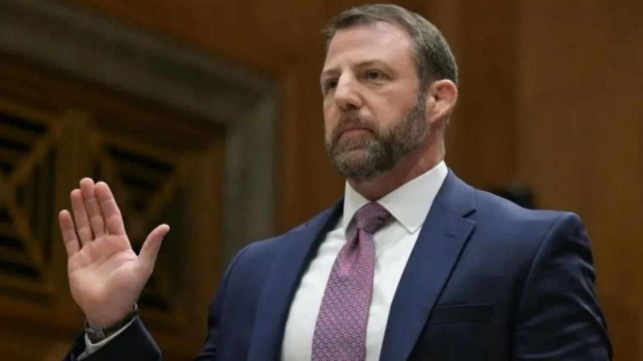 Markwayne Mullin asume como secretario de Seguridad Nacional de EU en sustitución de Kristi Noem