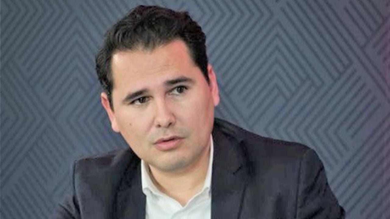 Secretario de Gobierno de Sonora, Adolfo Salazar, cuenta que Dios lo ‘salvó’ de terrible accidente