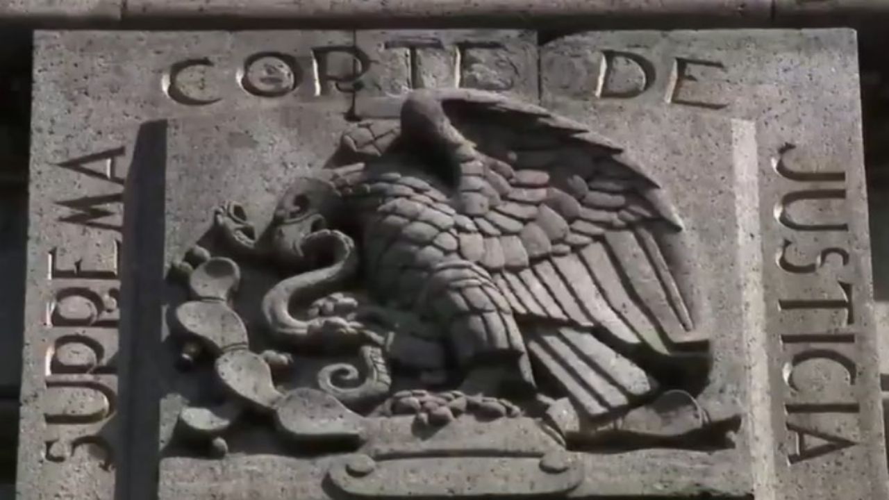 SCJN debate permitir a la UIF congelar cuentas sin orden de un juez en casos de lavado de dinero