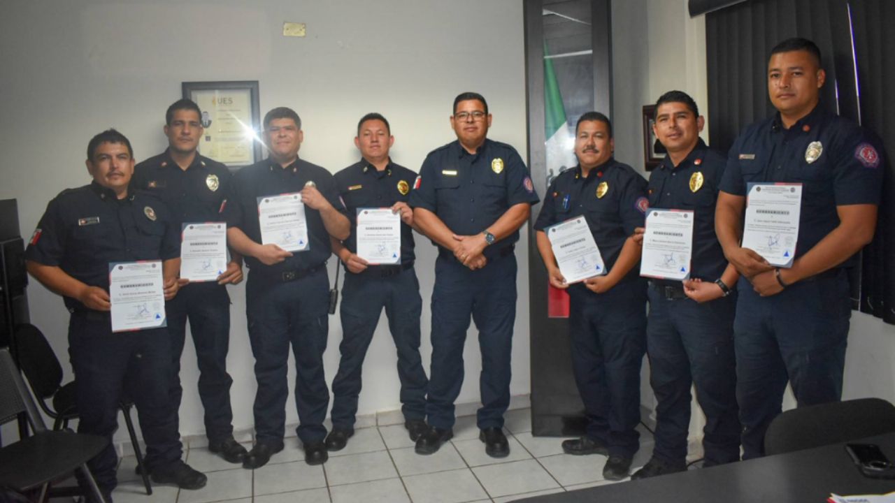 “Gracias por el trabajo incansable”: Celebran en Navojoa ascensos de miembros del cuerpo de Bomberos