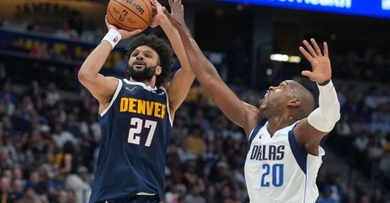 Murray encestó todo lo que intentó ante Dallas