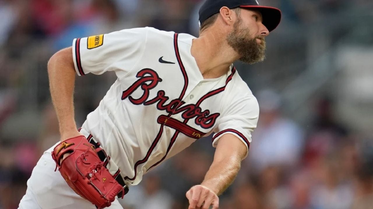 Sale tiene sólida salida y los Braves explotan a la ofensiva para imponerse a los Royals