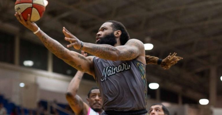 Moss salió en una gran noche para liderar a los Halcones