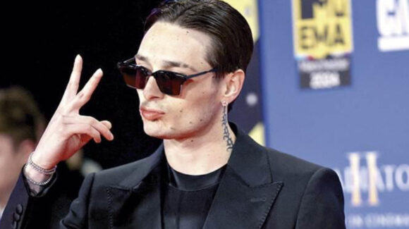 Peso Pluma estaría grave por las sustancias nocivas; reportan que alucina y tiene delirios de persecución