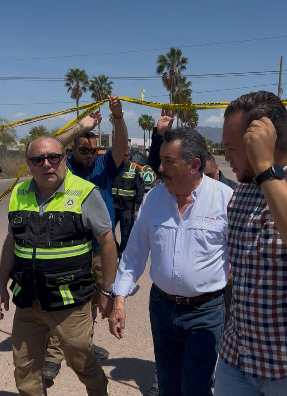 Javier Lamarque Cano atiende socavón tras caída de vehículo en Misiones