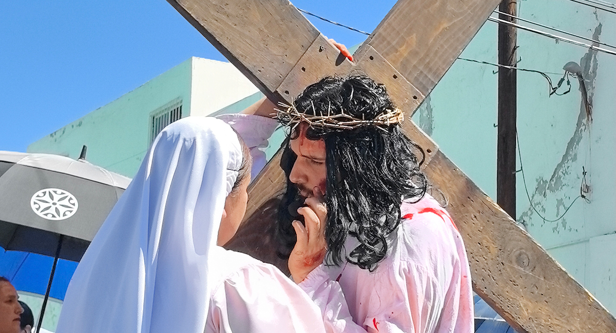 Fervor y fe en el viacrucis de Ciudad Obregón: Tradición y reflexión en Viernes Santo