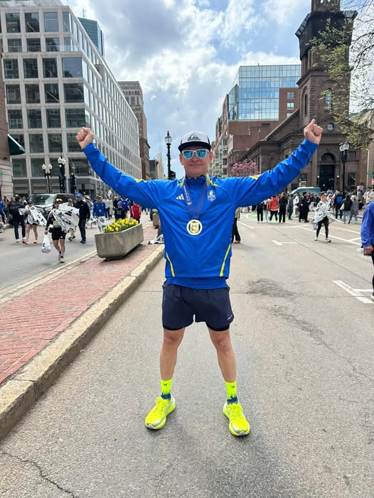 Orgullo sonorense Sergio Salazar cumple su sueño y brilla en el prestigioso maratón de Boston