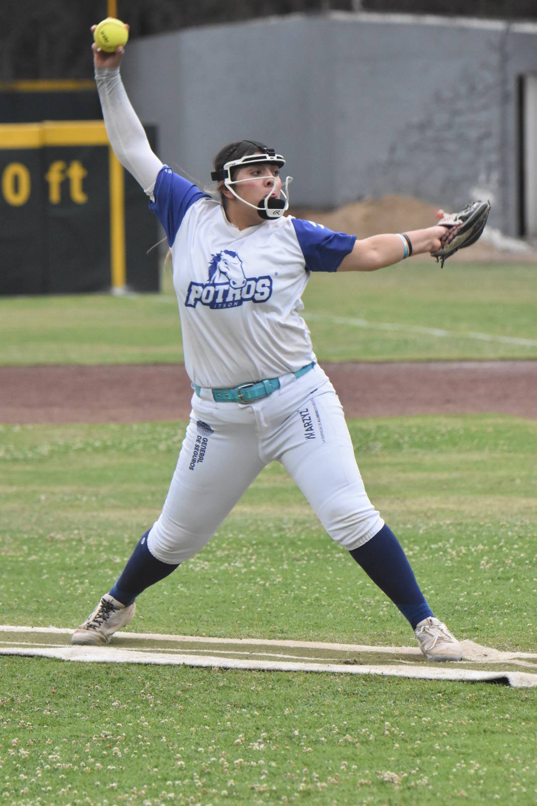 Ana Estrella no recibió carreras