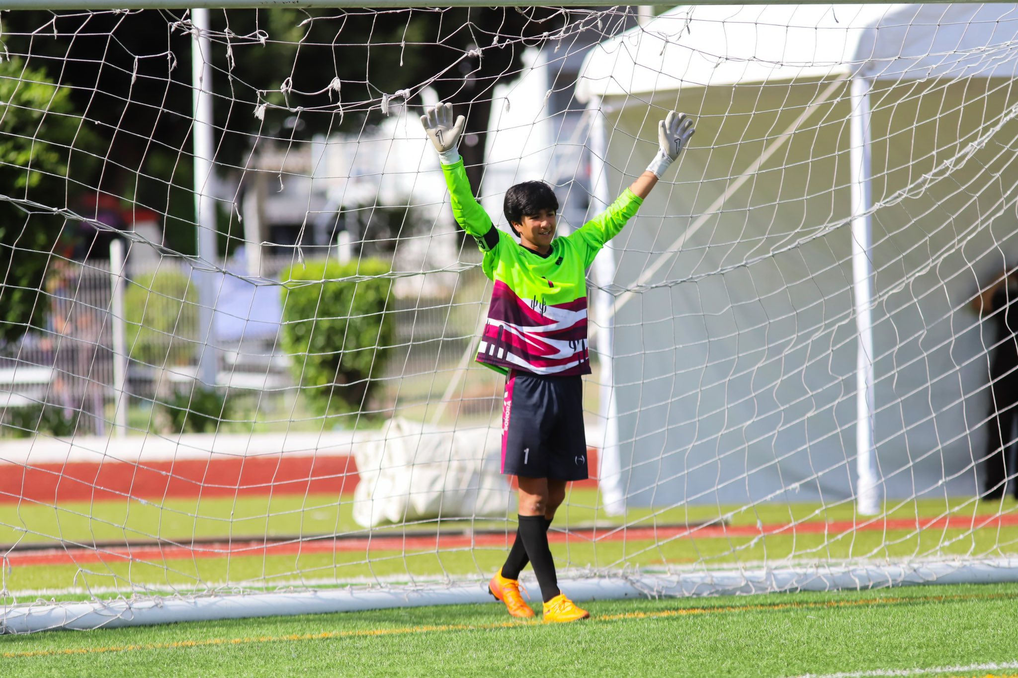 El arquero celebrando