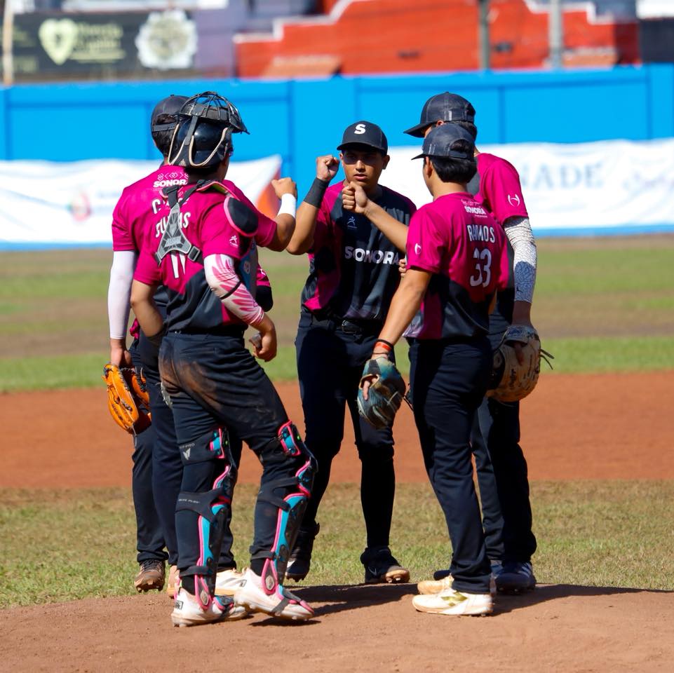 Los sonorenses celebrando