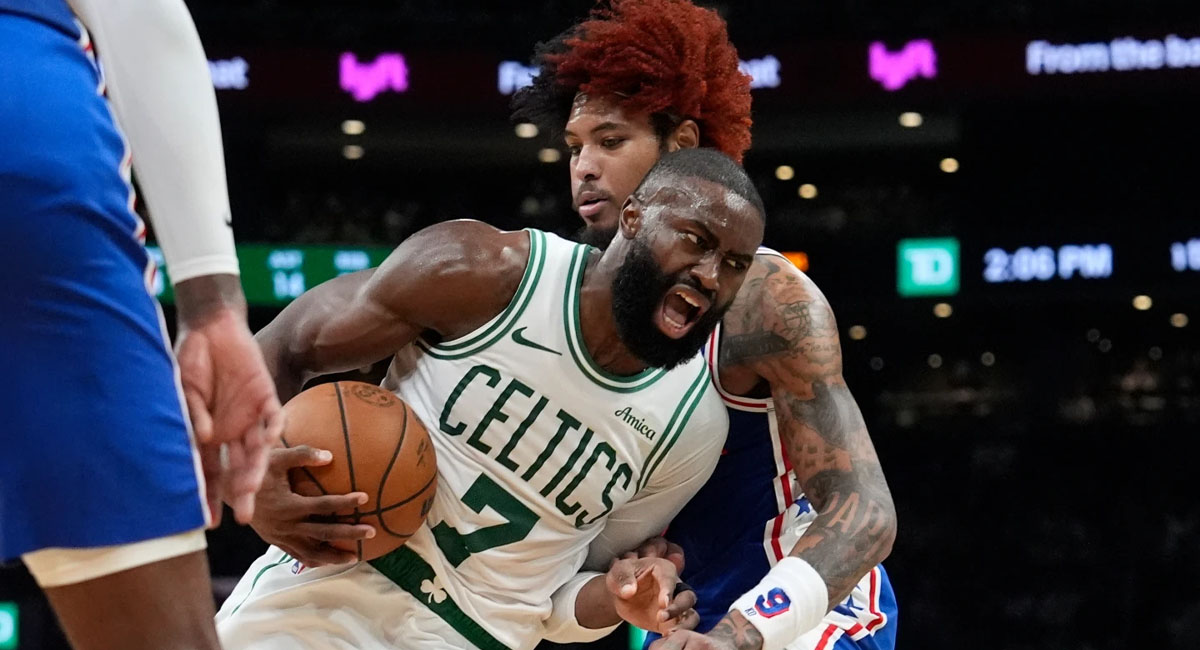 Brown también aportó a la ofensiva para los Celtics