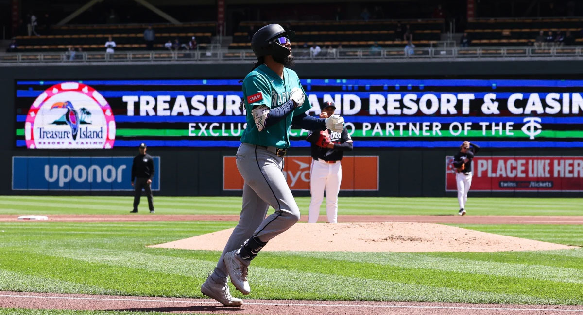 Crawfrord se la botó en la segunda entrada para Seattle
