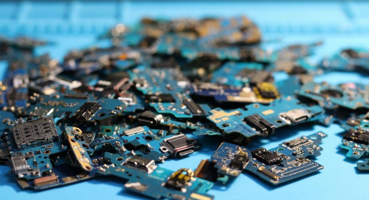 Estudiantes de Itesca realizan proyecto especializado en el diseño y fabricación de dispositivos semiconductores