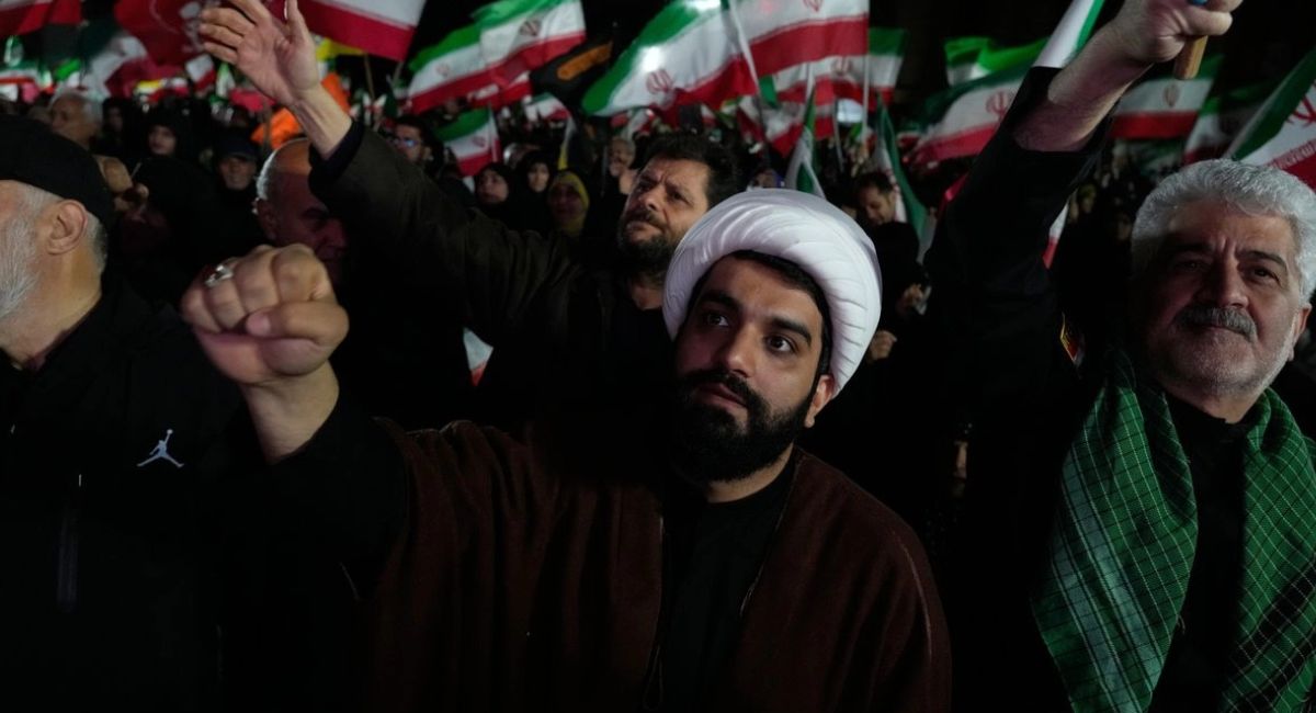 Donald Trump afirma que Irán le pidió alto al fuego; ¿Se abrirá el Estrecho de Ormuz?